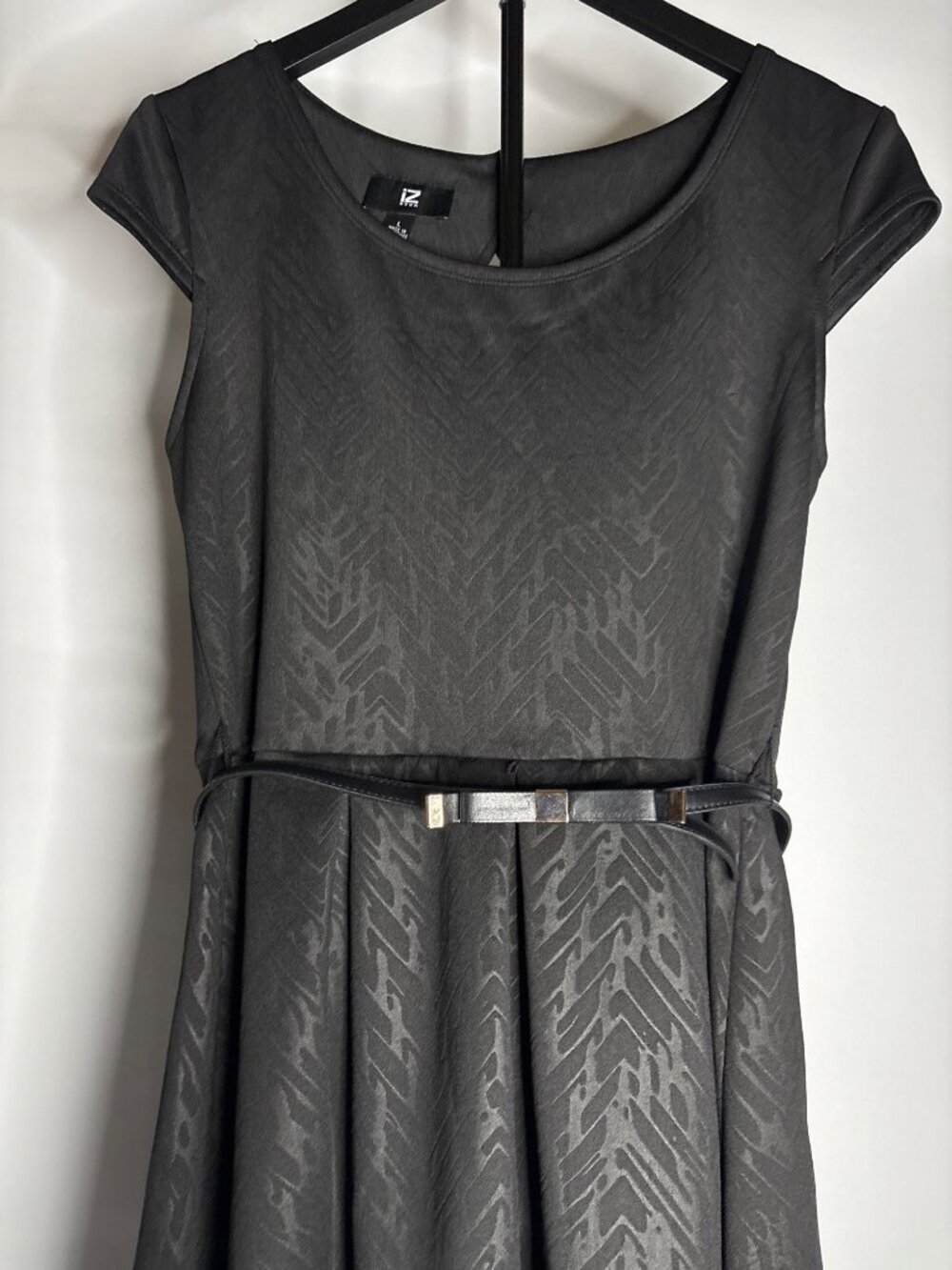 IZ BYER WOMEN'S SKATER BLACK KEYHOLE BACK SCUBA KNIT SHORT SLEEVE DRESS SIZE L - Picture 7 of 16